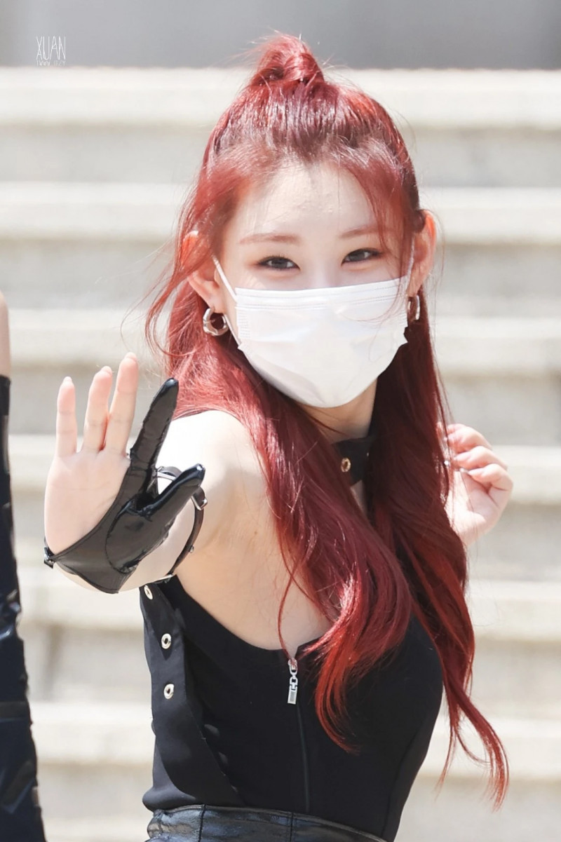 210512 ITZY Chaeryeong - On the way to Show Champion documents 6