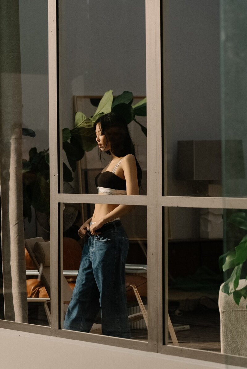 JENNIE - Calvin Klein Spring 2024 Campaign Behind The Scenes documents 5