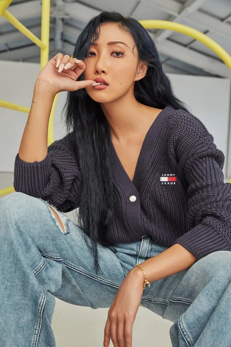 MAMAMOO's Hwasa for Tommy Hilfiger 2020 Fall Collection documents 7