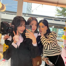 230101 Jo Yuri Instagram Update With Kwon Eunbi And Hyewon