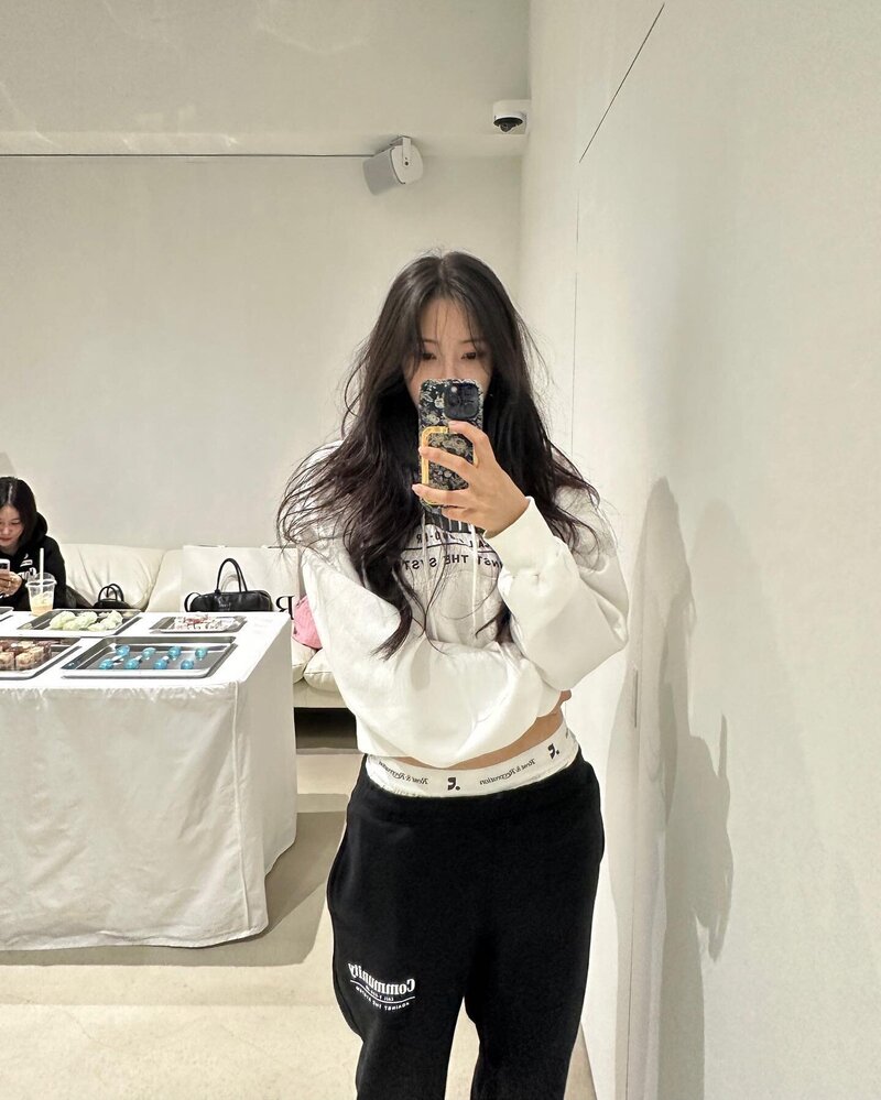 231013 T-ara Hyomin Instagram update documents 2