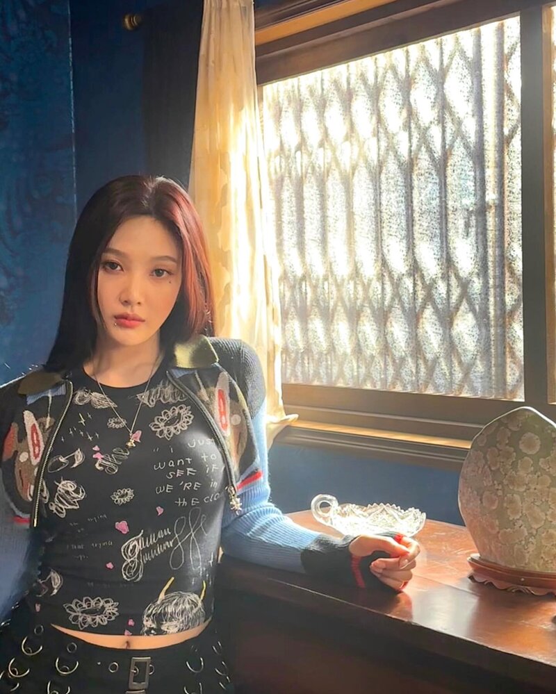 231205 Red Velvet Joy Instagram Update with Wendy documents 5