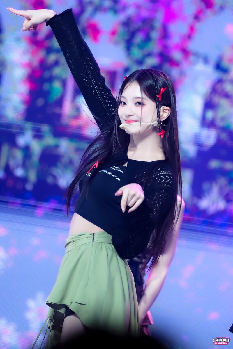 230614 fromis_9 Nagyung - '#menow' at Show Champion documents 3