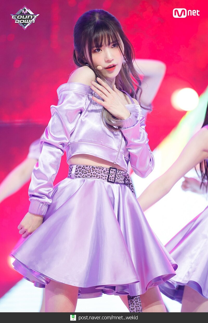 181018 fromis_9 - 'LOVE BOMB' at M COUNTDOWN documents 26