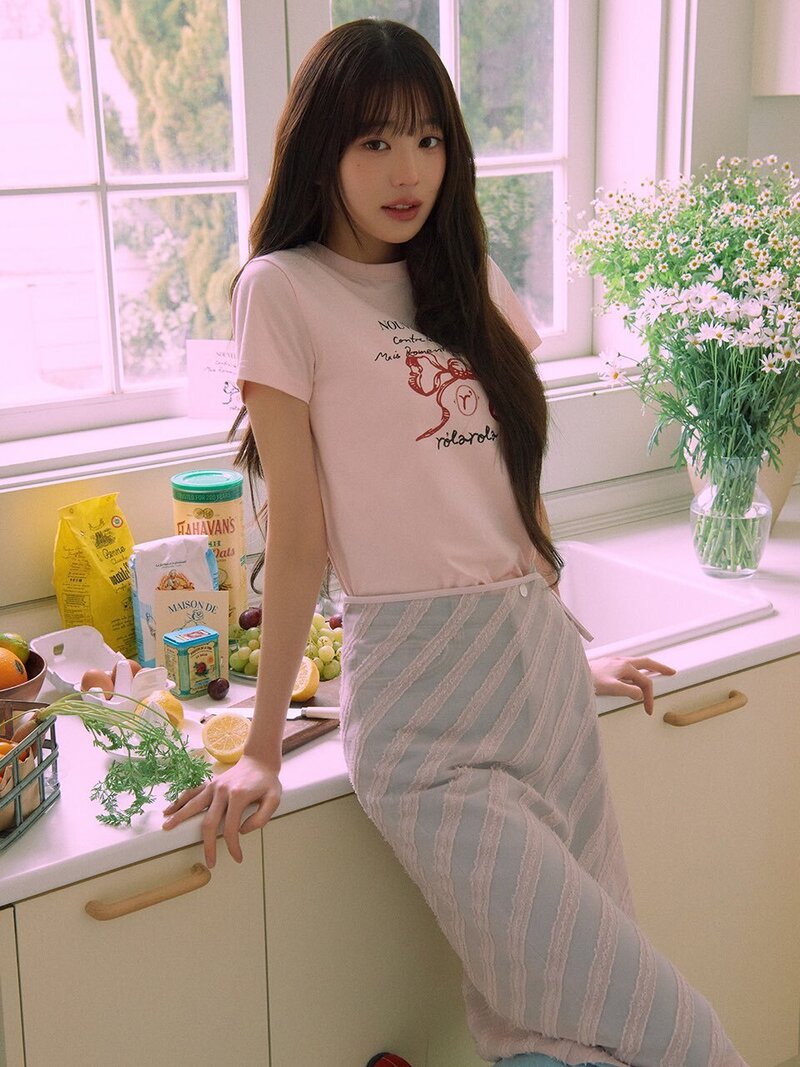 IVE Jang Wonyoung for rolarola - 24 Summer Collection documents 19
