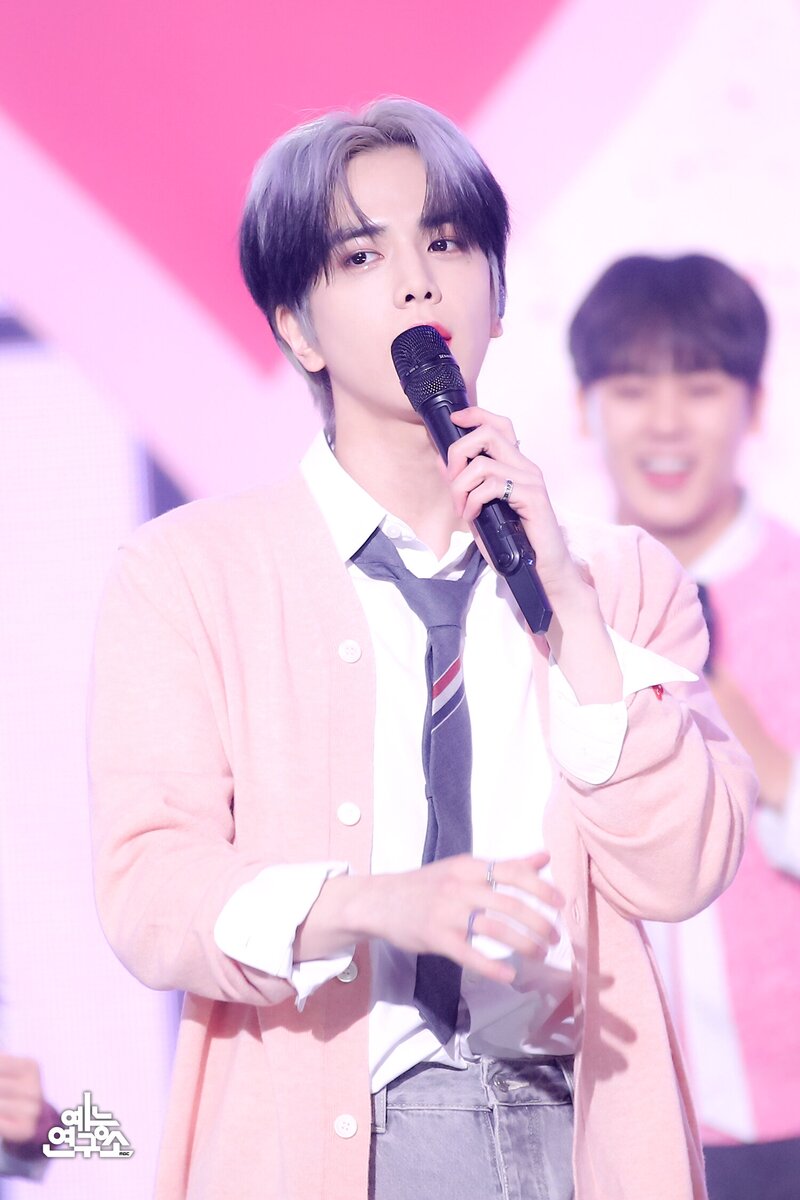 231111 MC Younghoon - "Love Lee" Special Stage at Music Core documents 2