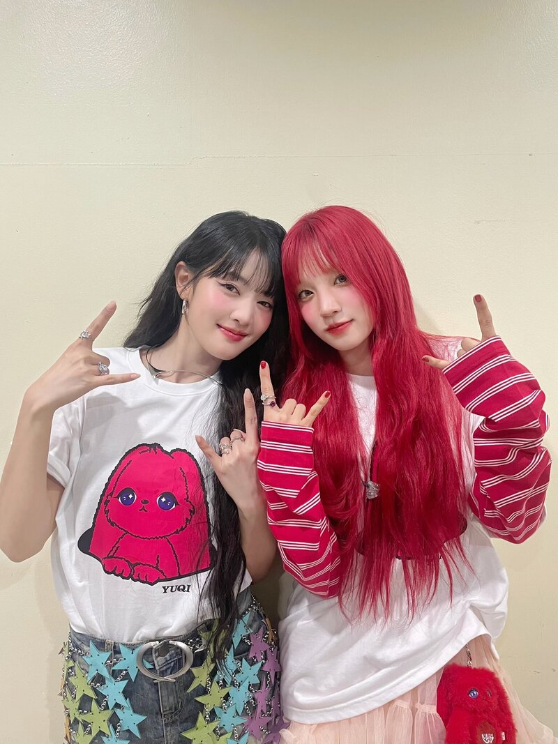 240423 - (G)I-DLE Twitter Update with YUQI n MINNIE documents 1