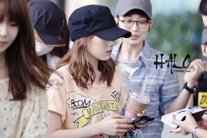 120708 Girls' Generation Taeyeon at Gimpo Airport