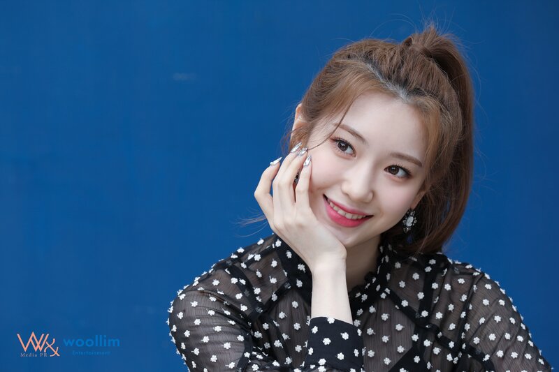 210531 WN Naver Post - Rocket Punch Interview Photos Behind documents 13