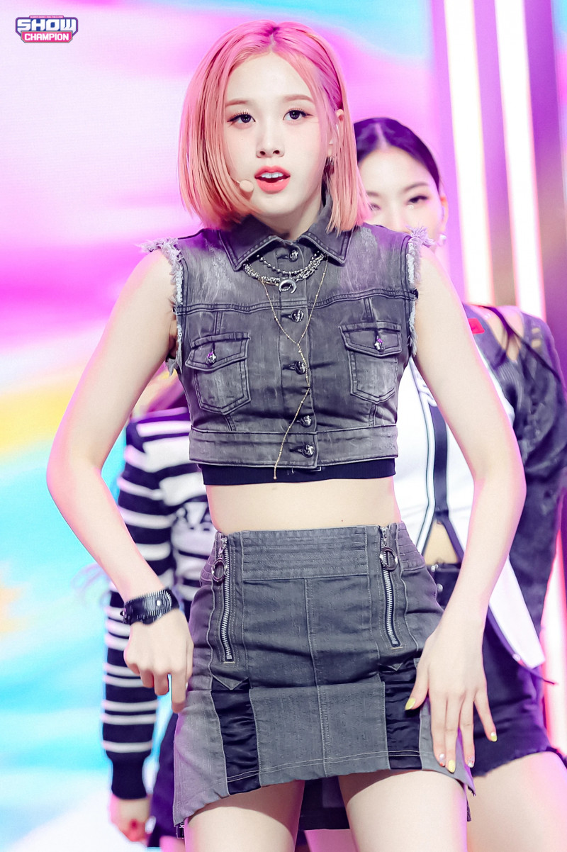 210414 STAYC - 'ASAP' at Show Champion documents 18