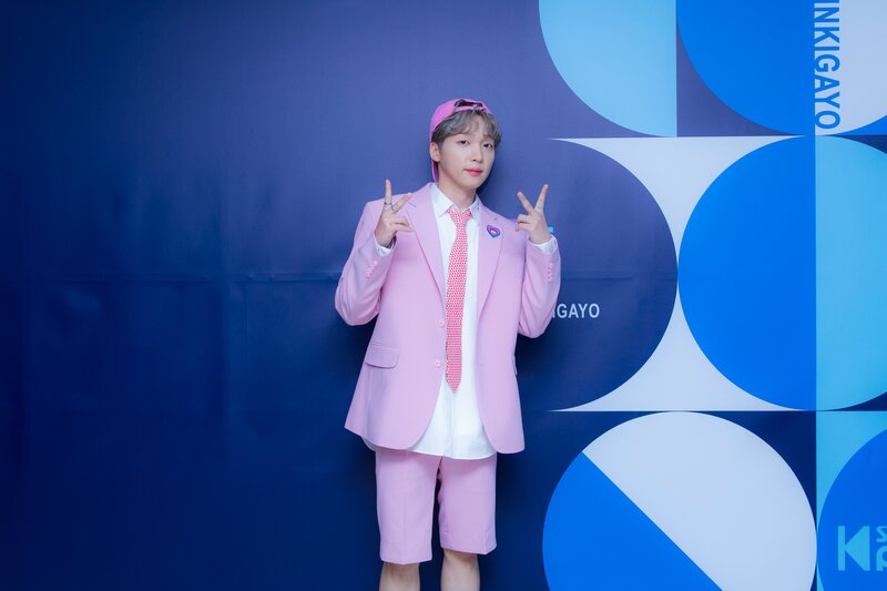 220515 SBS Twitter Update- JEONG SEWOON at INKIGAYO Photowall documents 1
