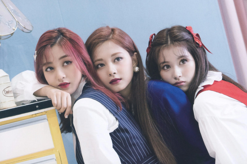 TWICE Monograph 'EYES WIDE OPEN' [SCANS] documents 15
