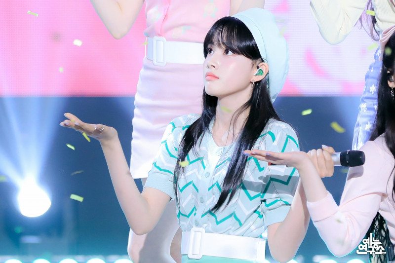210508 STAYC 'So What' at Music Core documents 14