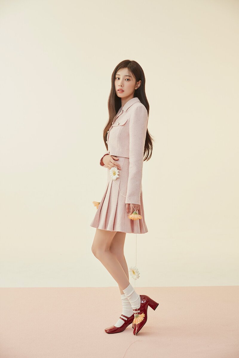 Kang Hyewon for Roem 2023 Fall Collection 'Fill Your Romance' documents 12