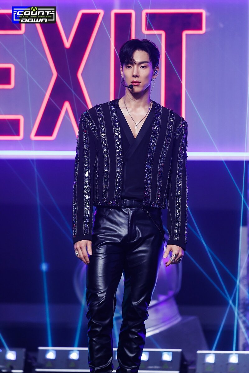 230727 SHOWNU X HYUNGWON - 'Love Me A Little' at M COUNTDOWN documents 2