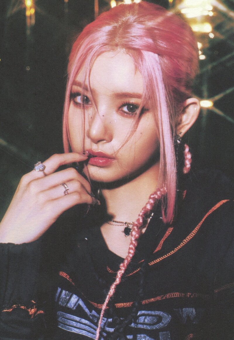 EVERGLOW - 4th Single 'ALL MY GIRLS' [SCANS] documents 1