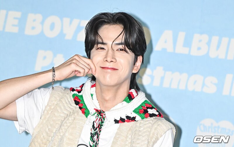 230807 The Boyz Younghoon - 'PHANTASY Pt.1 Christmas In August' Press Conference documents 4