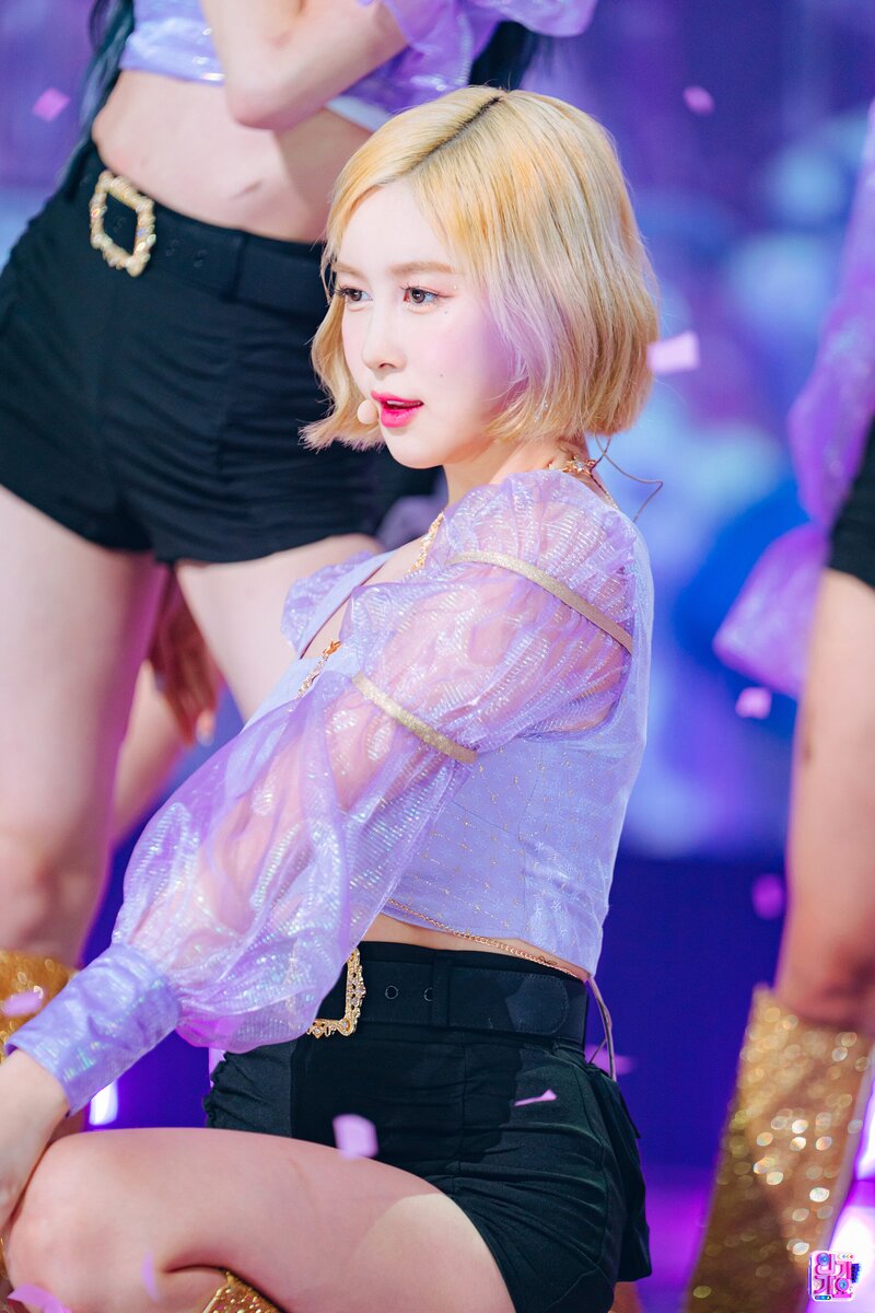 220710 WJSN Dayoung - ‘Last Sequence’ at Inkigayo documents 2