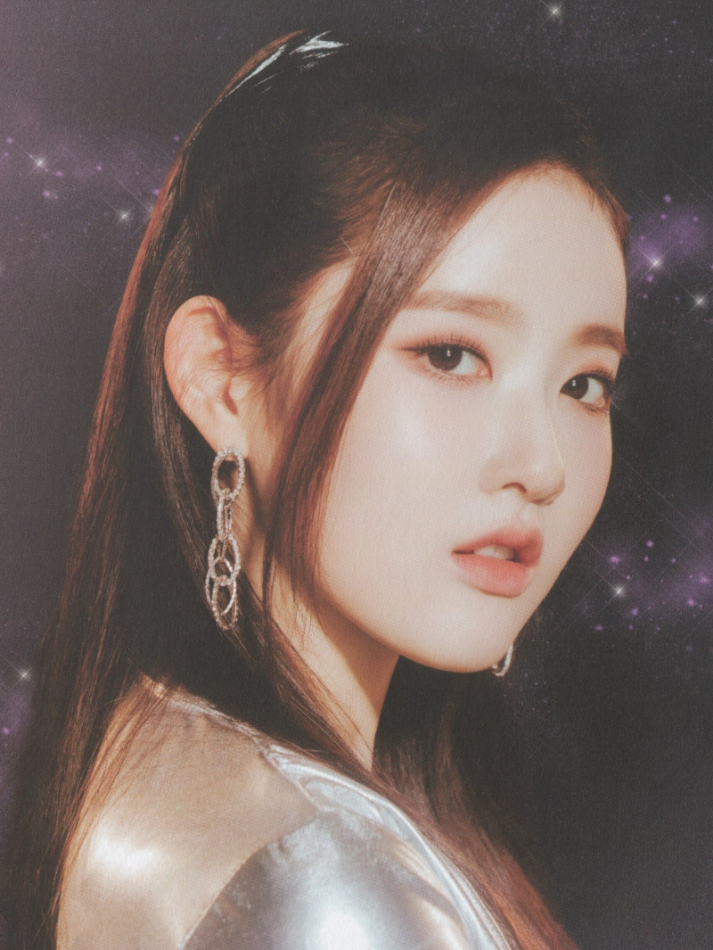 STAYC - 'Star To A Young Culture' Album [SCANS] documents 15