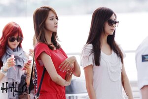 120609 Girls' Generation YoonA & Seohyun at Incheon Airport