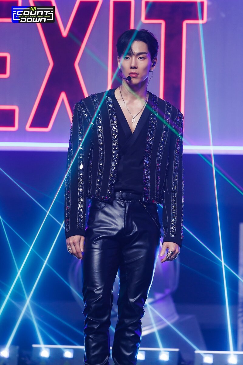230727 SHOWNU X HYUNGWON - 'Love Me A Little' at M COUNTDOWN documents 4