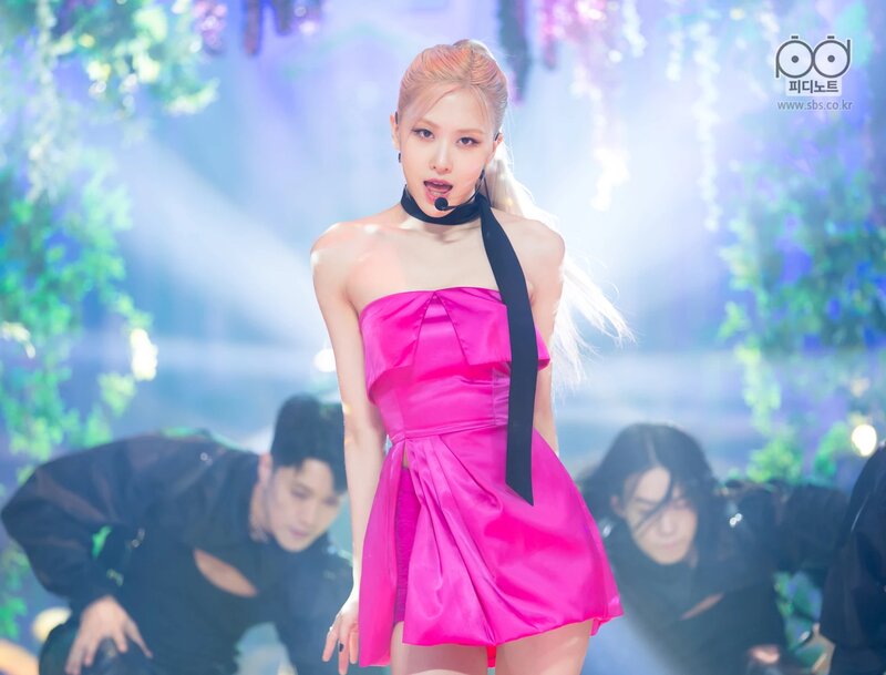210314 - ROSÉ at SBS Inkigayo - GONE - ON THE GROUND (Solo Debut) documents 3
