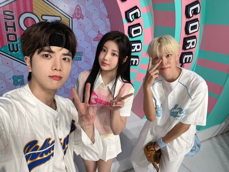 240414 MBC Show! Music Core Twitter update with Wonhee, Younghoon & Eunseok documents 1