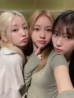 220911 Rocket Punch Twitter Update - Dahyun, Yeonhee & Suyun