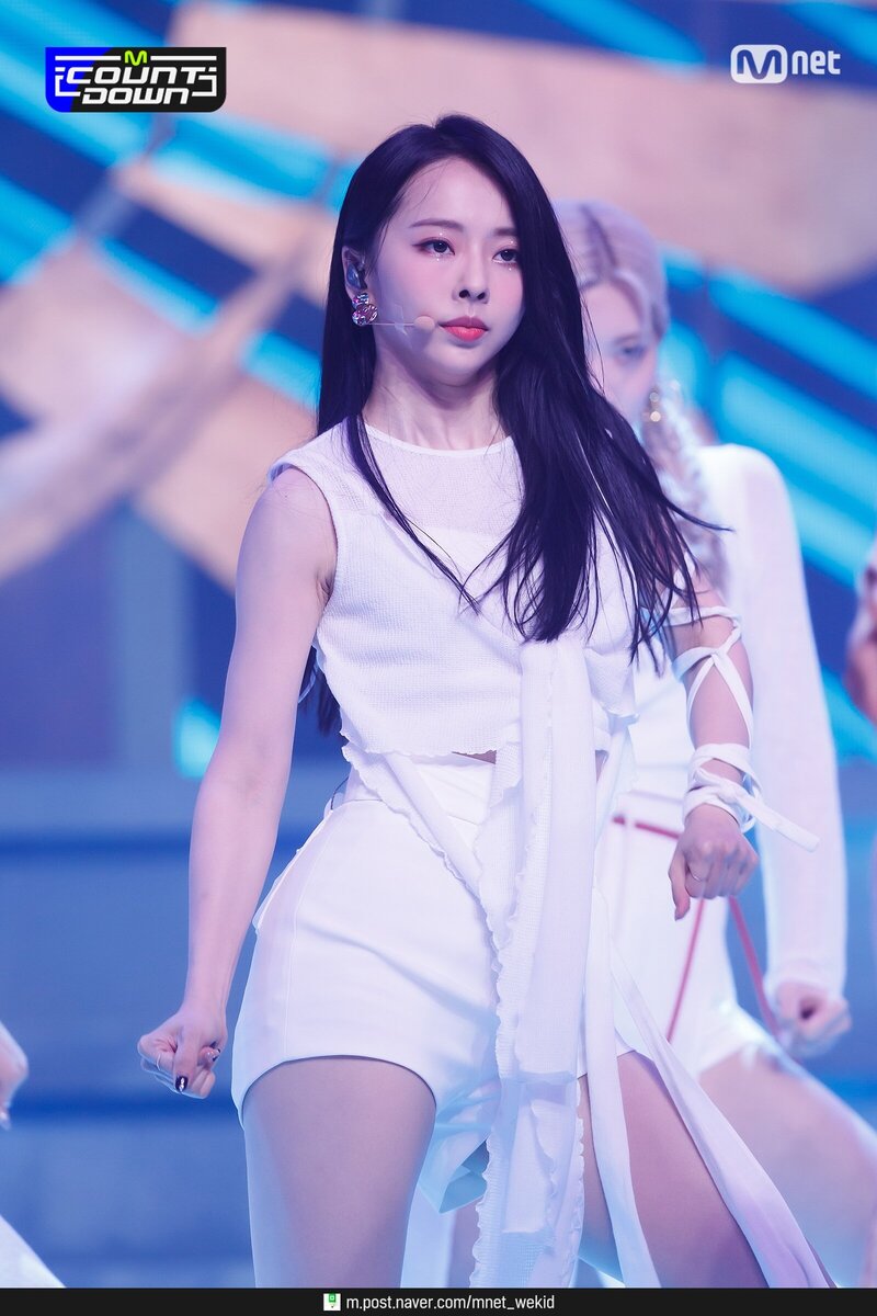 210701 LOONA - PTT (Paint The Town) at M Countdown documents 20