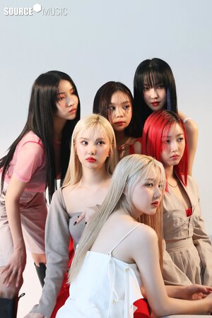 210429 Source Music Naver Post - GFRIEND's 2020 Elle Photoshoot Behind