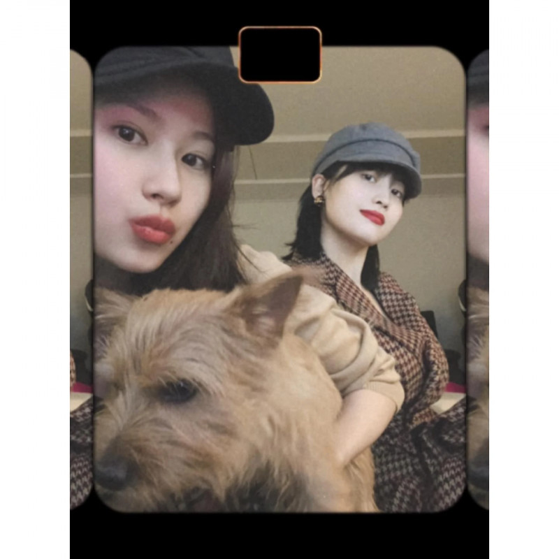 210413 TWICE Instagram Update - Momo & Sana documents 8