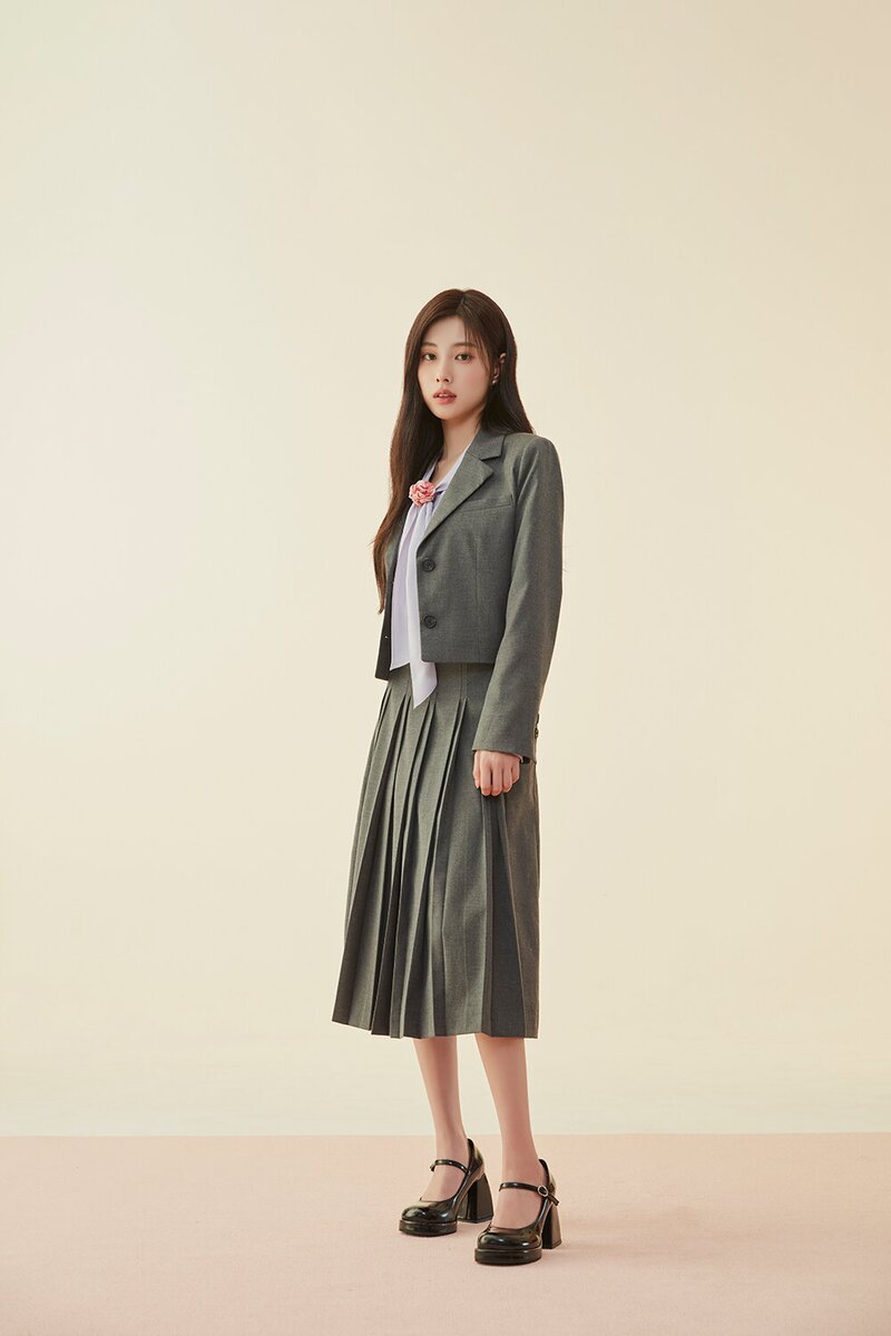 Kang Hyewon for Roem 2023 Fall Collection 'Fill Your Romance' documents 8