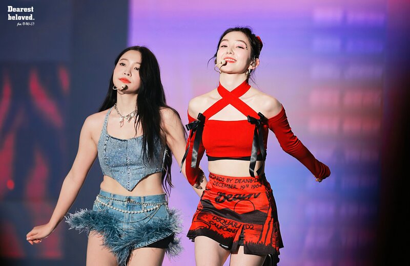 230402 Red Velvet Irene & Yeri - 'R to V' Concert in Seoul Day 2 documents 4