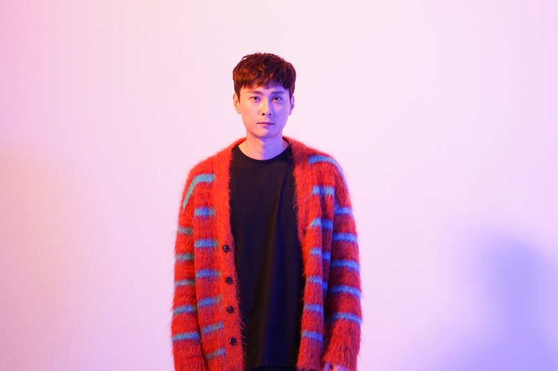 210308 Long Play Naver Update - BUZZ "The Lost Time" Jacket Shoot Behind documents 12