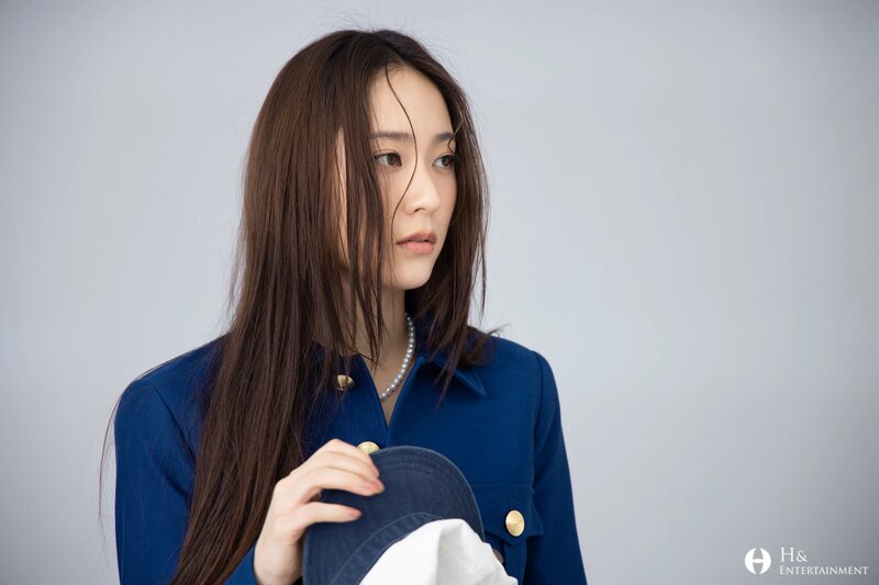 210402 H&D Naver Post - Krystal's Marie Claire Photoshoot Behind documents 6