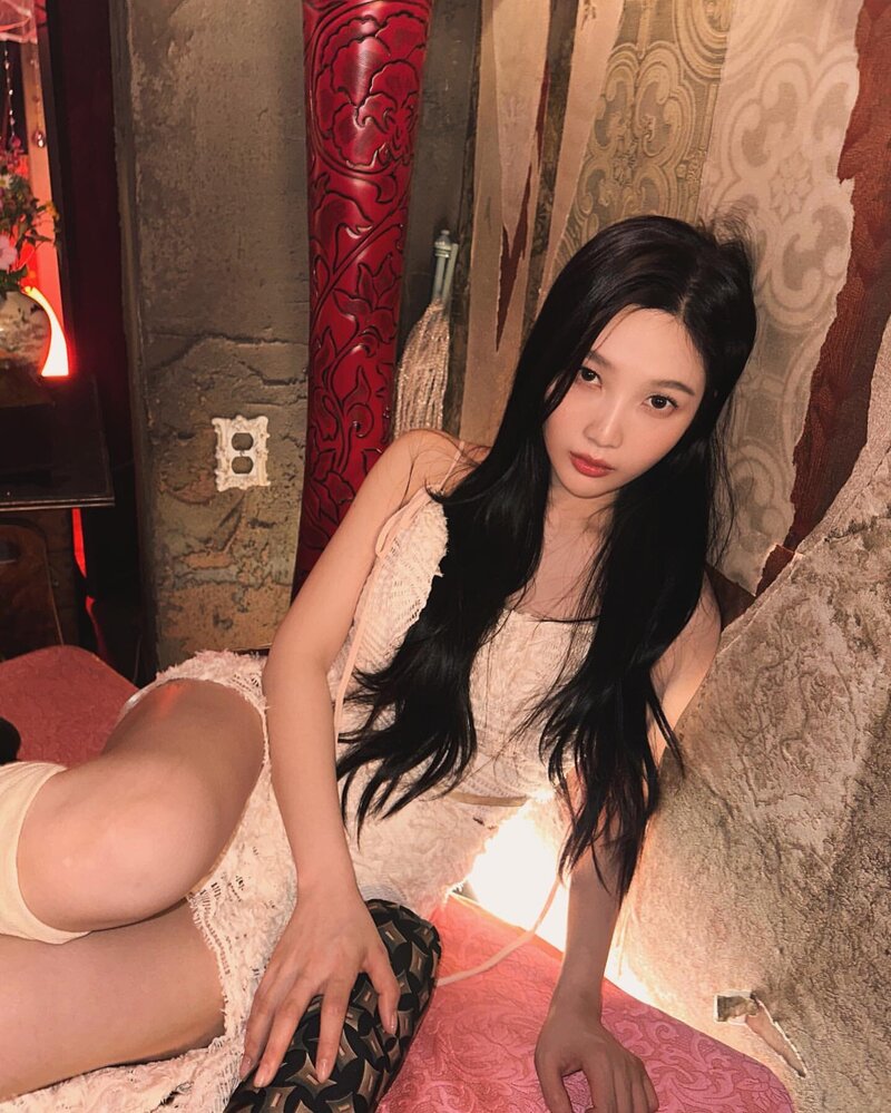 231203 Red Velvet Joy Instagram Update documents 6