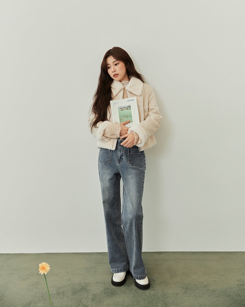 Kang Hyewon for Roem 2023 Pre-Winter Collection 'My Romantic Play' documents 3