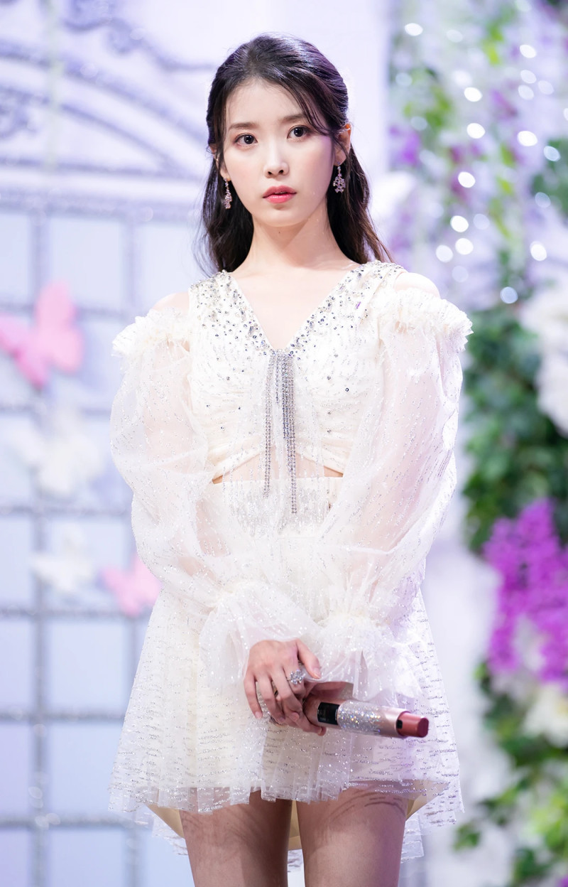 210328 IU - 'Coin' + 'LILAC' at Inkigayo documents 4