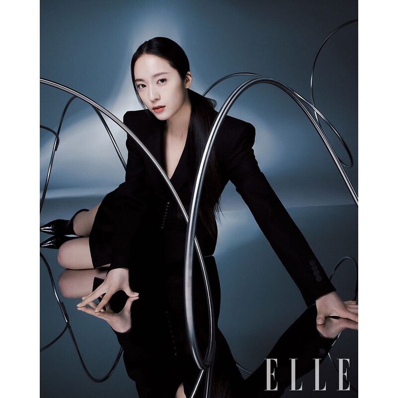 KRYSTAL JUNG for ELLE KOREA Magazine - May Issue 2023 documents 1