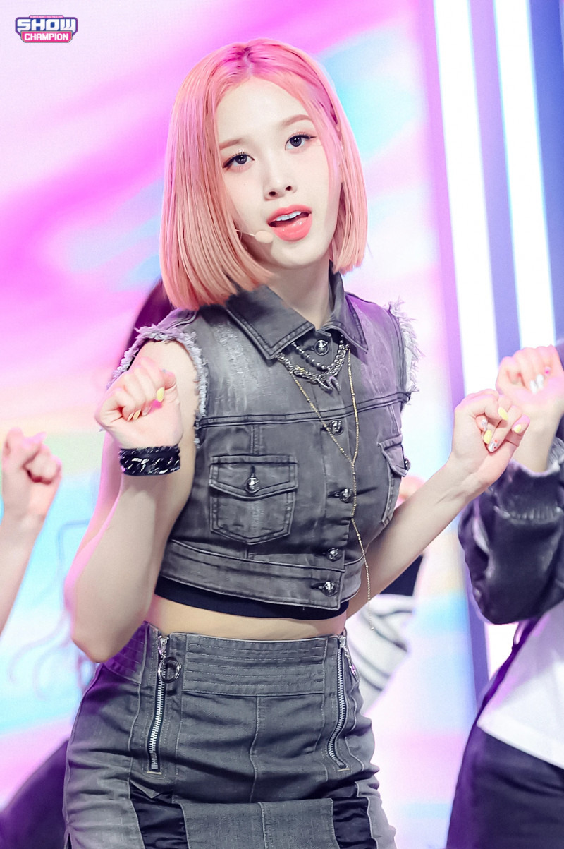 210414 STAYC - 'ASAP' at Show Champion documents 19