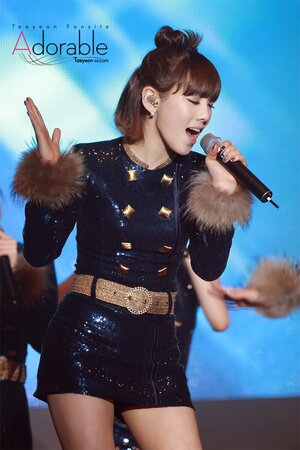 101217 Girls' Generation Taeyeon at Lotte Free Christmas Concerr