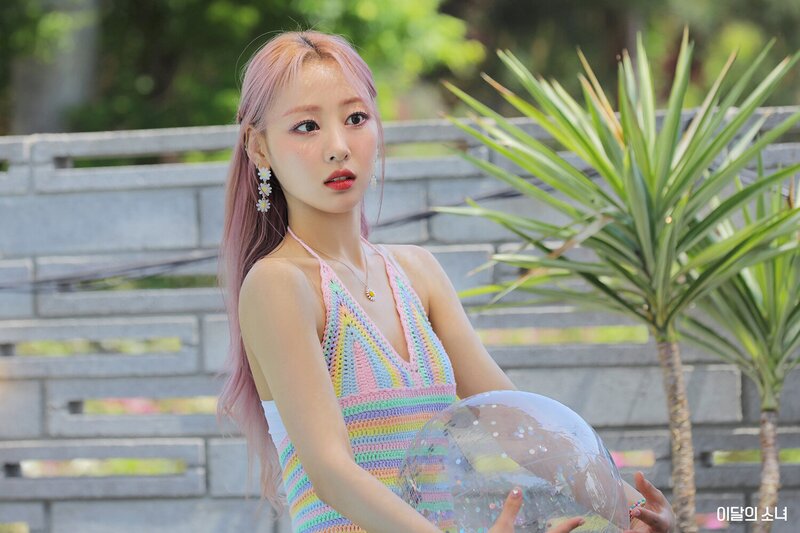 LOONA Fancafe - 2022 Summer Package Behind Photos documents 27