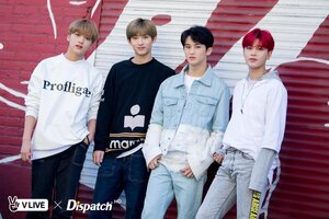 DISPATCH VLIVE update with  NCT's Mark , Winwin , Taeil & Haechan at Downtown LA , USA (181011) | 181119