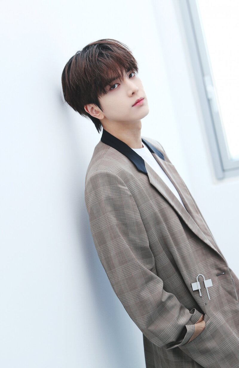 240319 The Boyz Younghoon - Star News Interview Photo documents 6