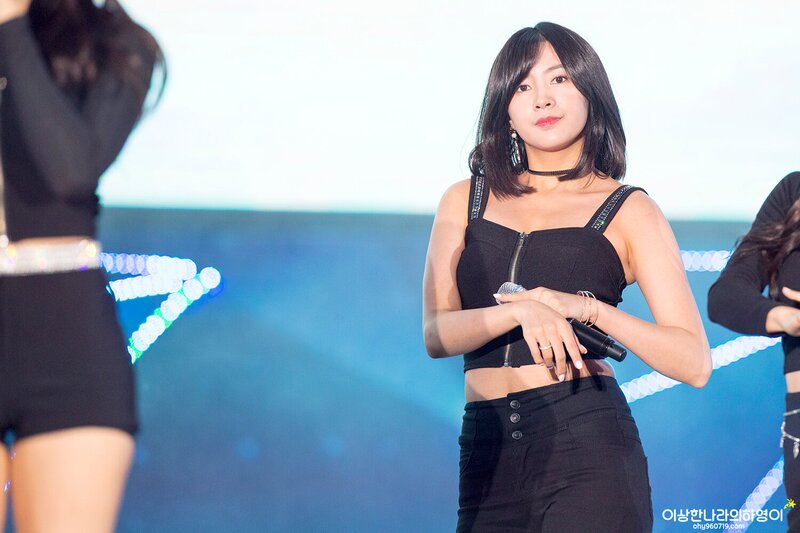 170915 Apink Hayoung documents 18