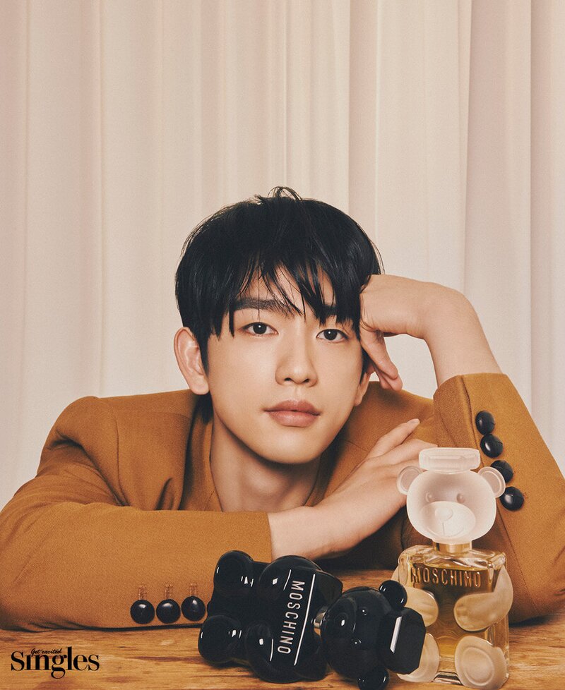 JINYOUNG for THE SINGLES Magazine x MOSCHINO Dec Issue 2021 documents 4