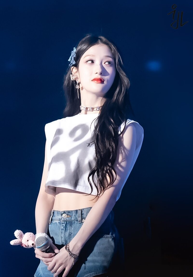 240128 fromis_9 Seoyeon - 2nd Concert 'FROM NOW.' in Seoul Day 2 documents 1