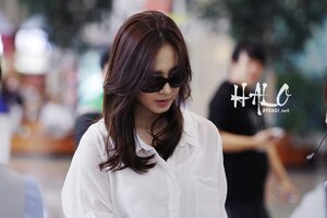 120621 Girls' Generation Yuri at Gimpo Airport