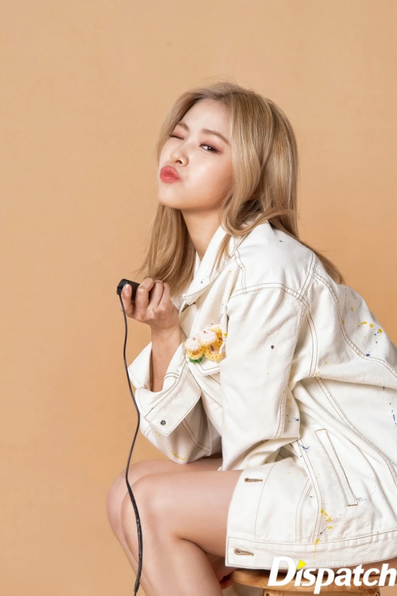 210427 ITZY Ryujin 'GUESS WHO' Promotion Photoshoot by Dispatch documents 3