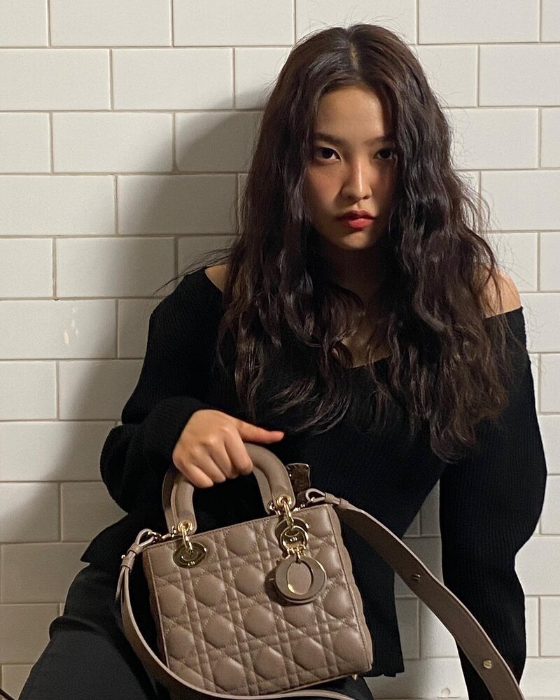 210602 Red Velvet Yeri Instagram Update documents 2